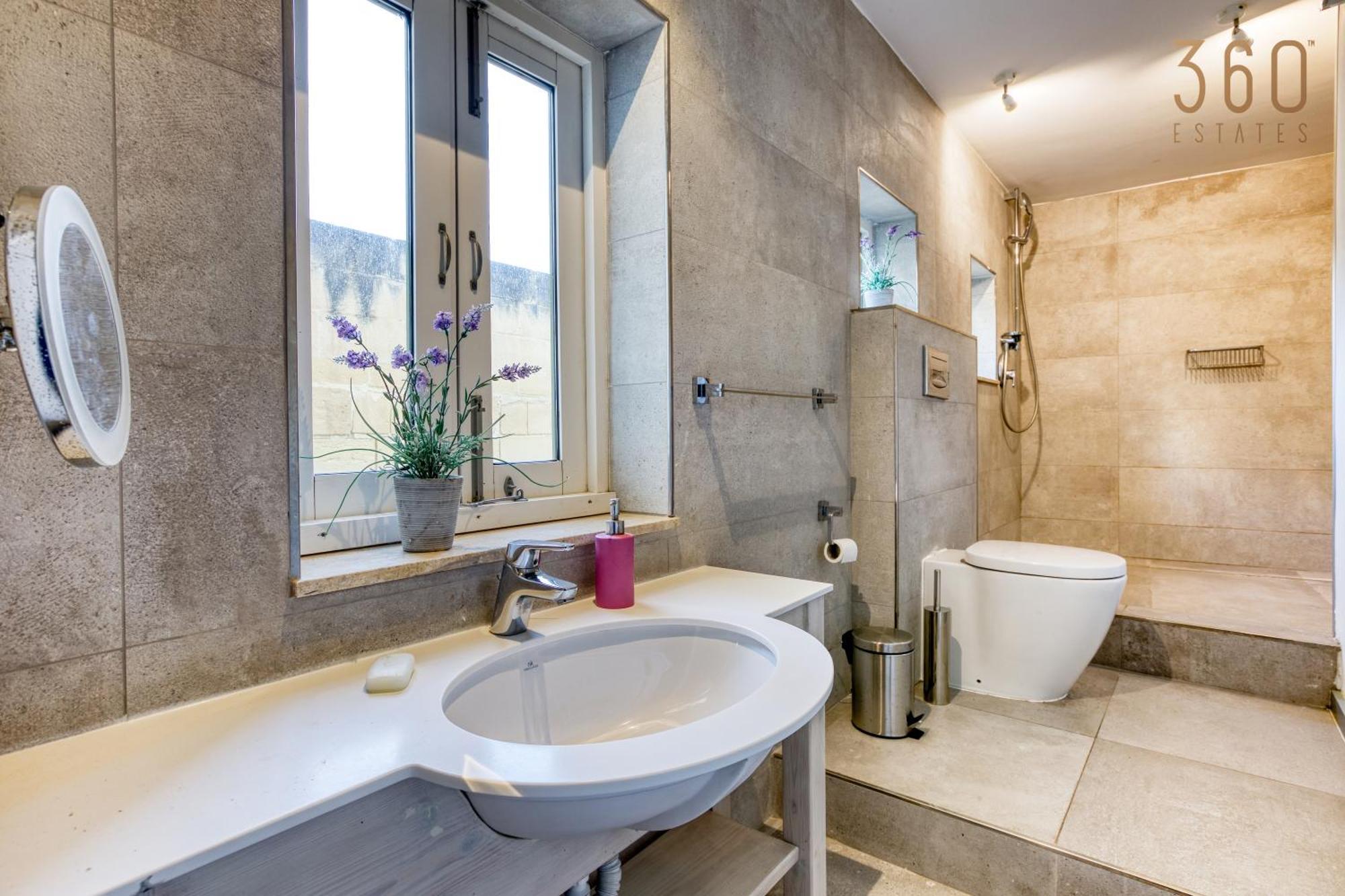 Comfortable 1Br Home With Maltese Balcony In Valletta By 360 Estates エクステリア 写真