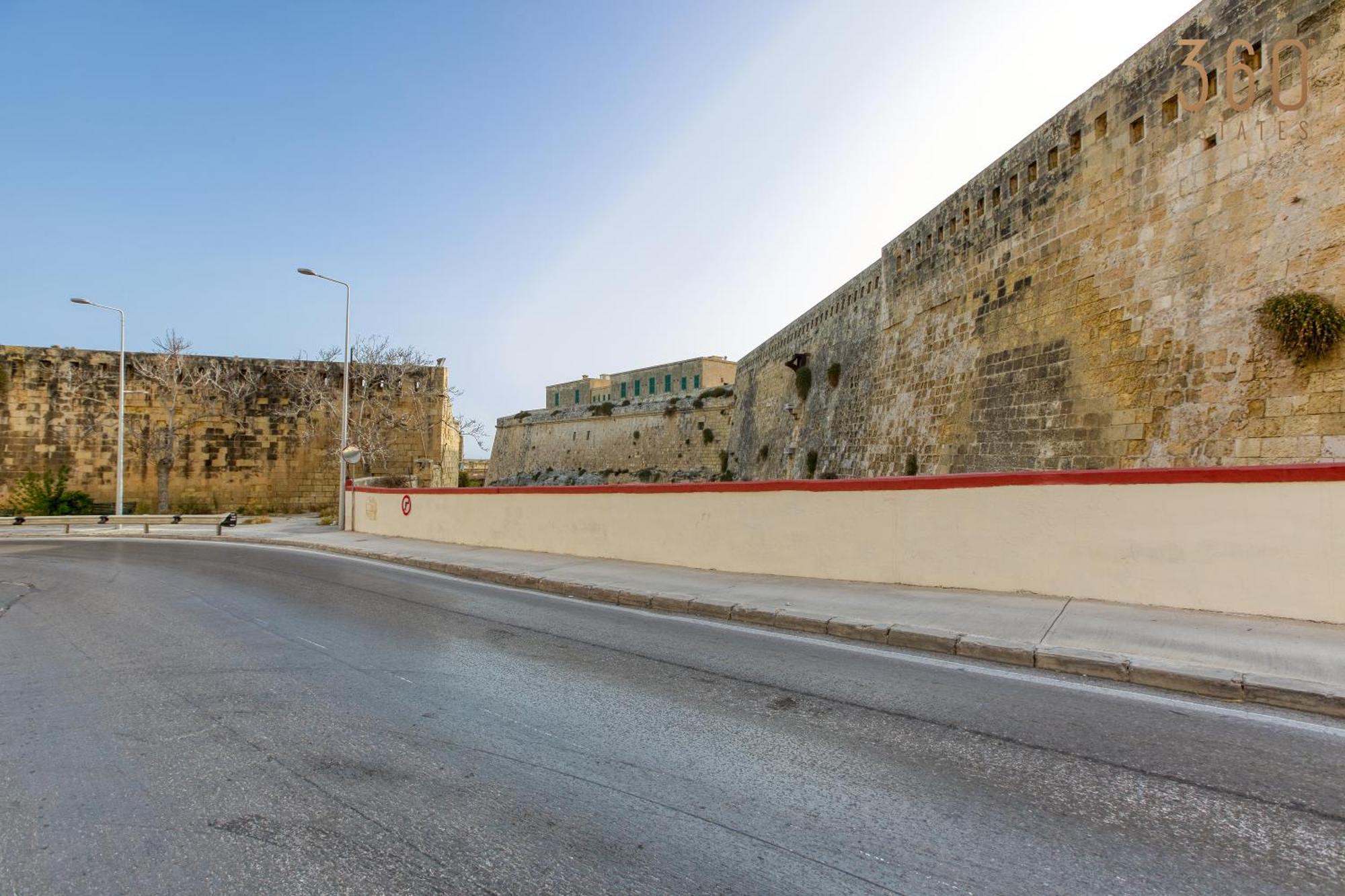 Comfortable 1Br Home With Maltese Balcony In Valletta By 360 Estates エクステリア 写真