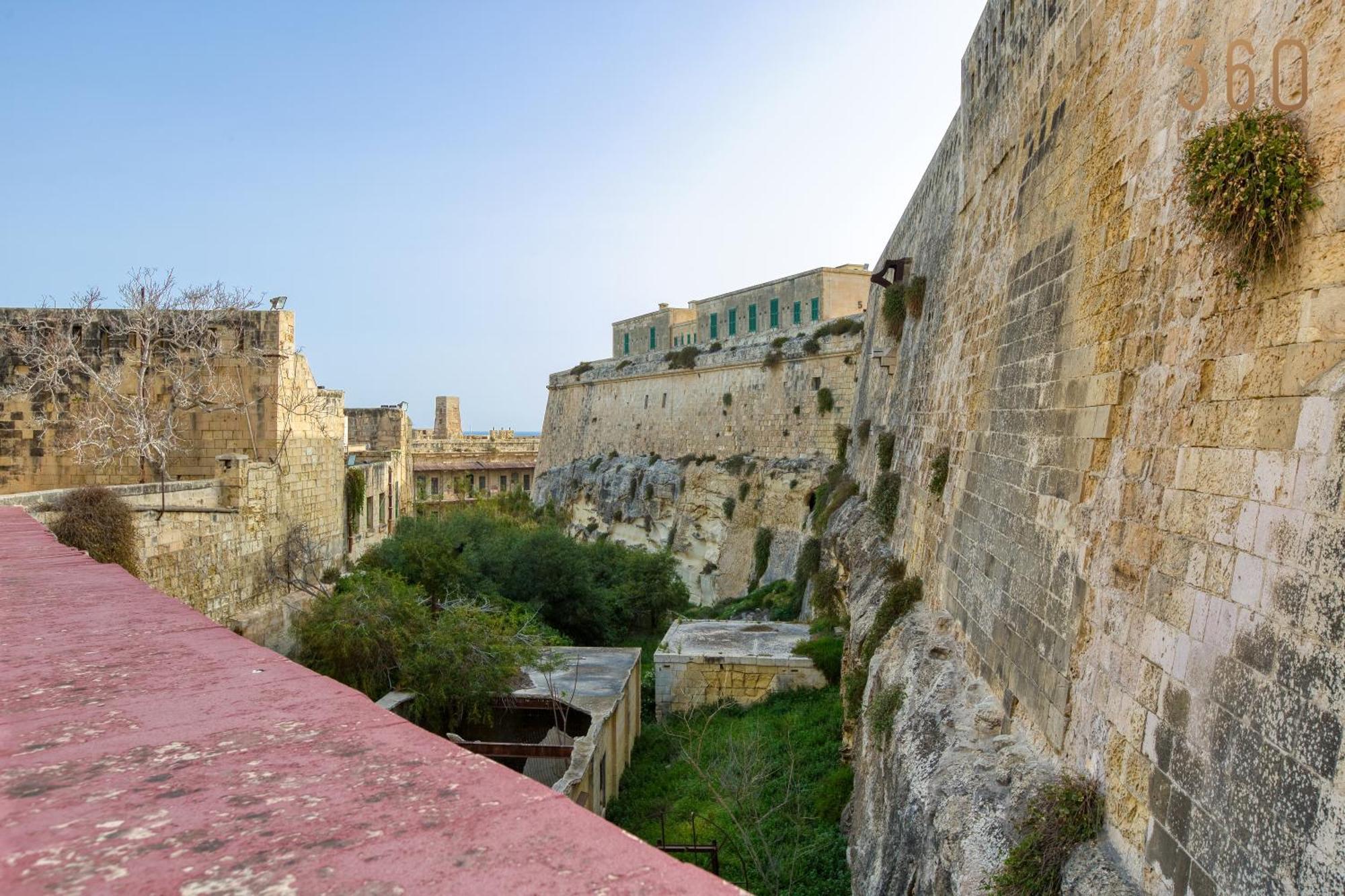 Comfortable 1Br Home With Maltese Balcony In Valletta By 360 Estates エクステリア 写真
